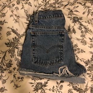 High waisted Levi’s denim shorts